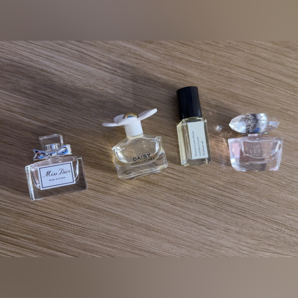 (4) Women's mini Fragrance - Picture 3 of 7